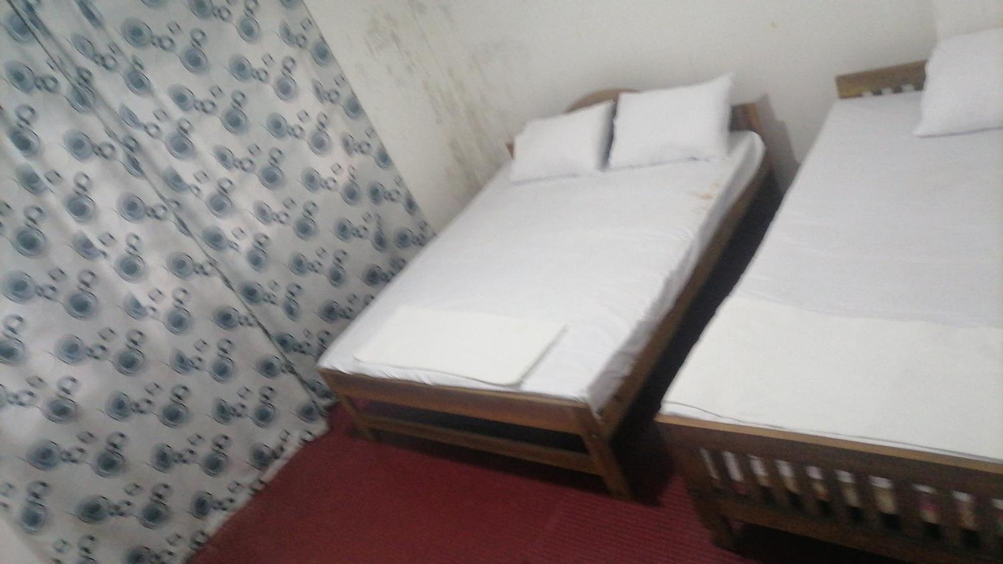 Хостел Bed & Baggage Елла Екстер'єр фото